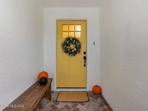 5th image of 813 Villa Dr