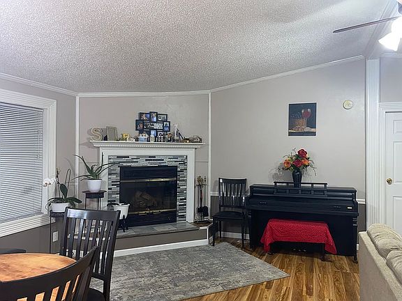 2nd image of 1456 Pearson Dr N