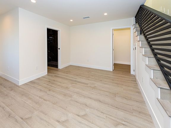 3rd image of 23322 Bassett St