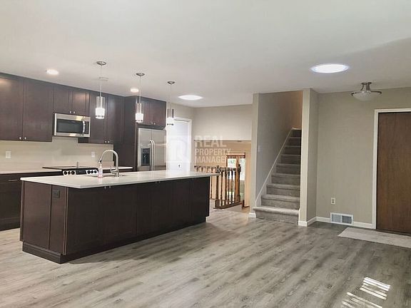 4th image of 752 Oxford Ln