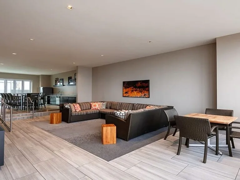 Building's Lounge