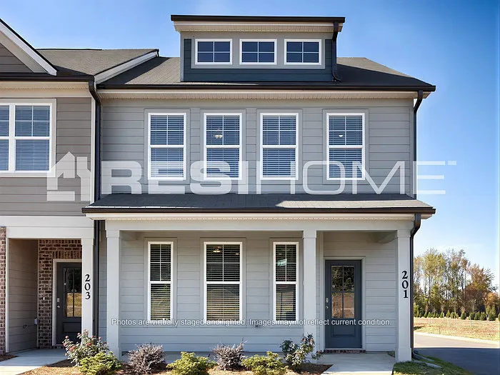 109 McGurn St — Photo 1
