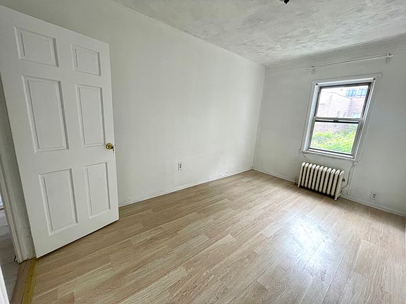 3rd image of 2248 35th St #2