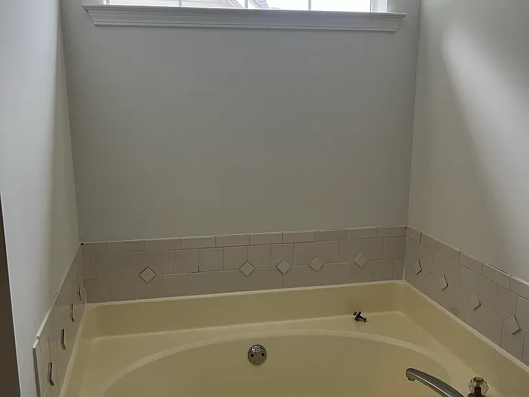 438 Gresham Dr — Photo 11