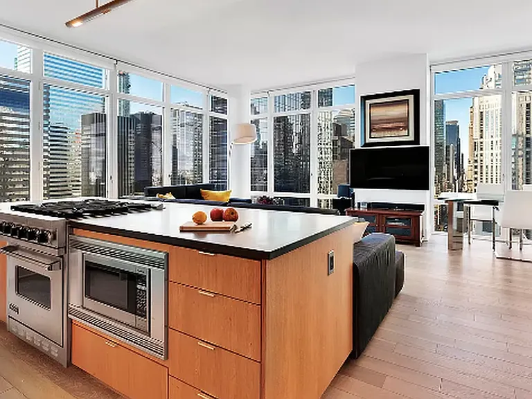 207 E 57th St #28B — Photo 1