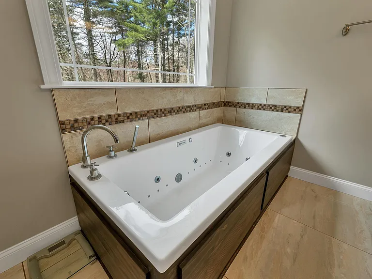 40 Mary Ann Ave — Photo 51