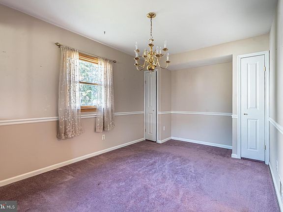 5th image of 159 Forrest Ave