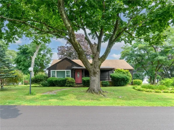 68 Hope Ave, Warwick, RI 02889