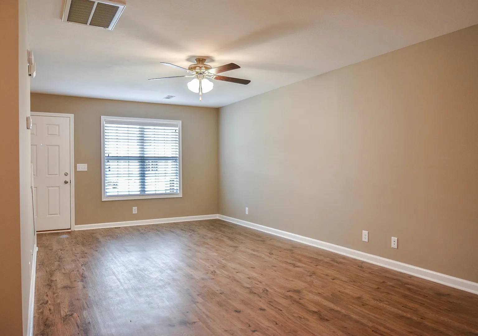 Two Bedroom in Governor's Crossing! — Photo 3