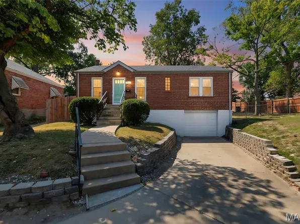 660 Rochester Dr, Saint Louis, MO 63125