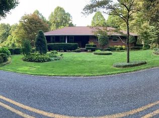 688 S Country Club Dr, Cullowhee, NC 28723