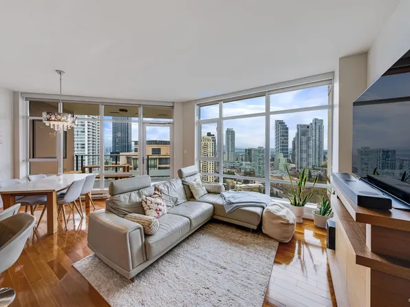 6188 Wilson Ave #2405, Burnaby, BC V5H 0A5