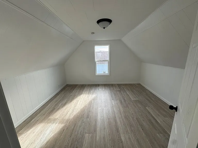 127 NE Benton St — Photo 21