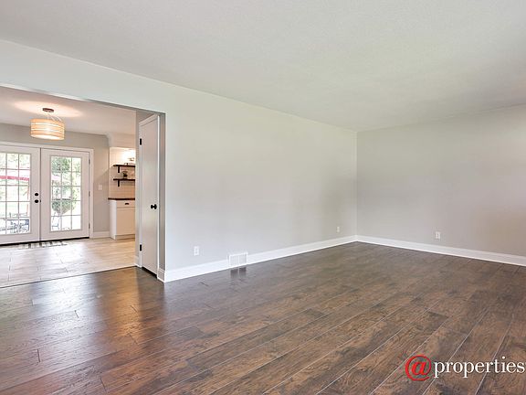 Living Room / Dining Room
