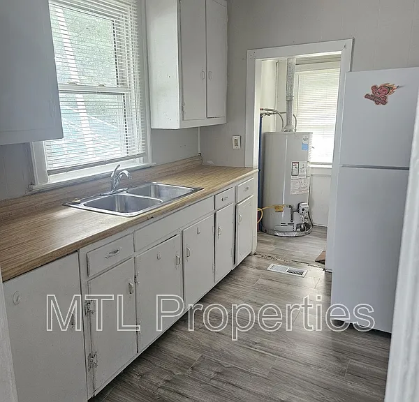 211 N King St — Photo 3