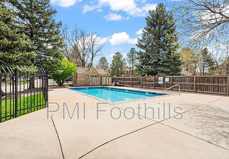 2578 E Nichols Cir — Photo 25