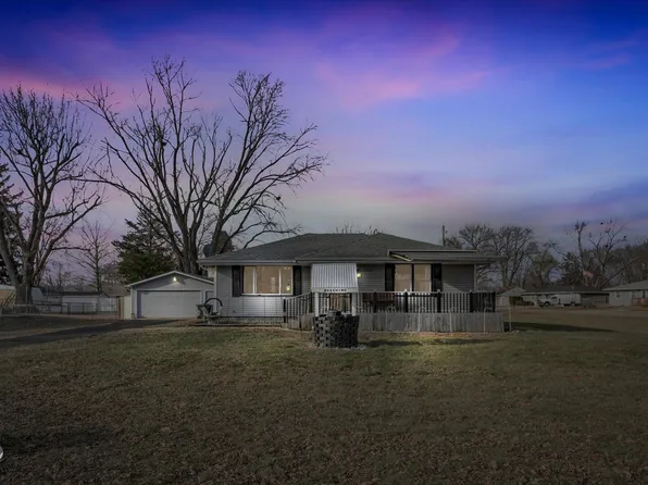 390 N Washington St, Coal City, IL 60416