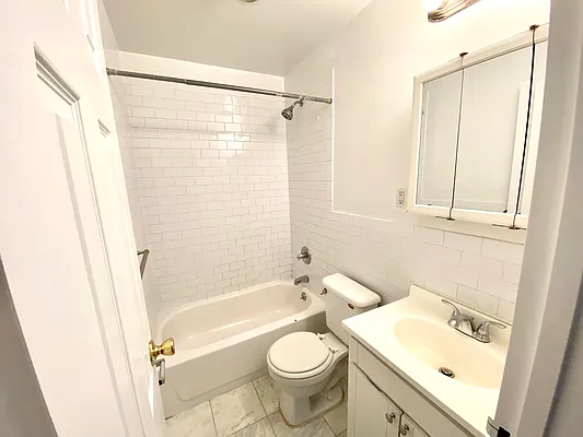 Rented by Douglas Elliman | media 14