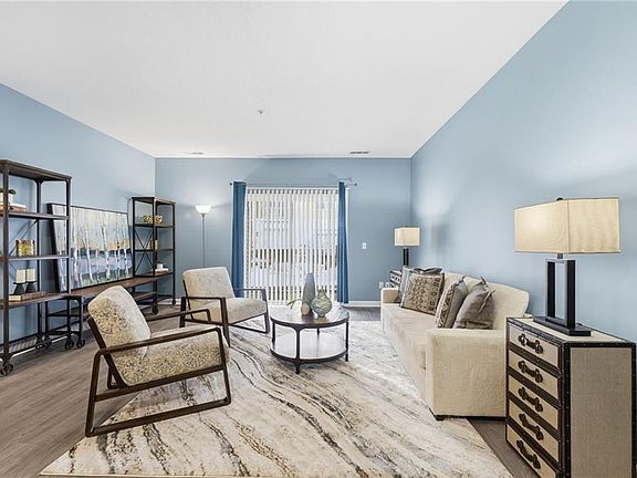 4th image of 108 Mill St APT 104