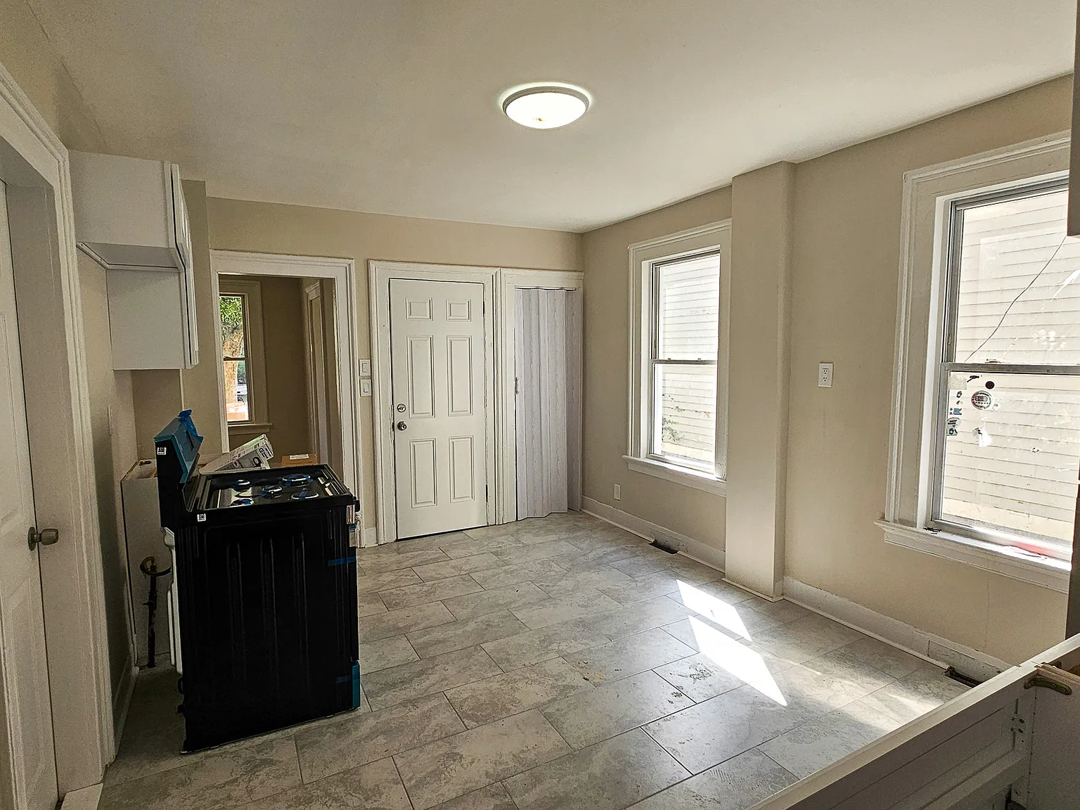 2 bed, 1100 sqft, $1,745 — Photo 2