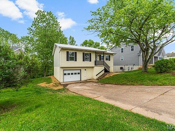 3rd image of 1820 Deer Creek Dr