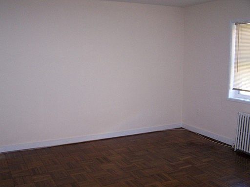 2nd image of 2623 Kensington Ave APT 05