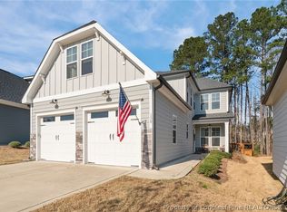 130 Spruce Hollow Cir, Spring Lake, NC 28390