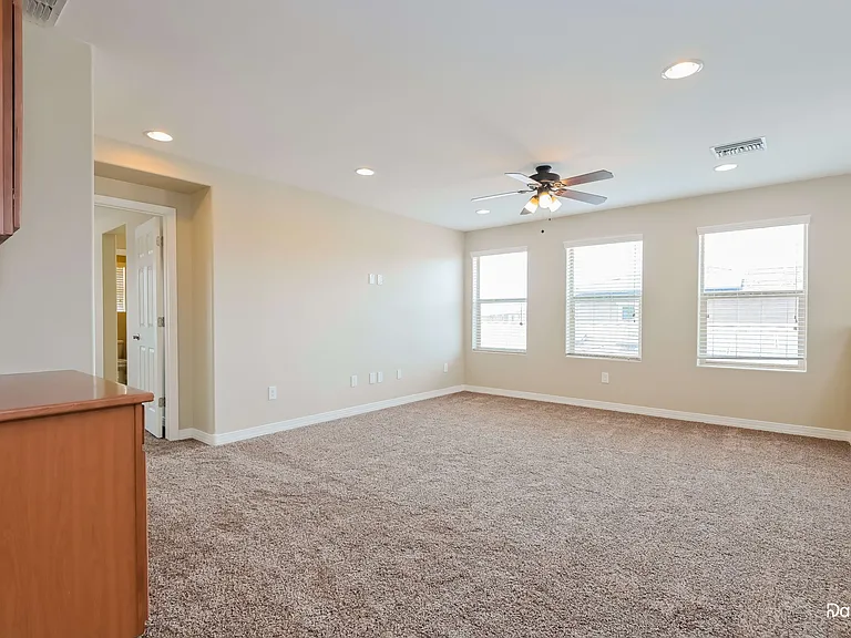 8046 S Dolphin Way — Photo 6