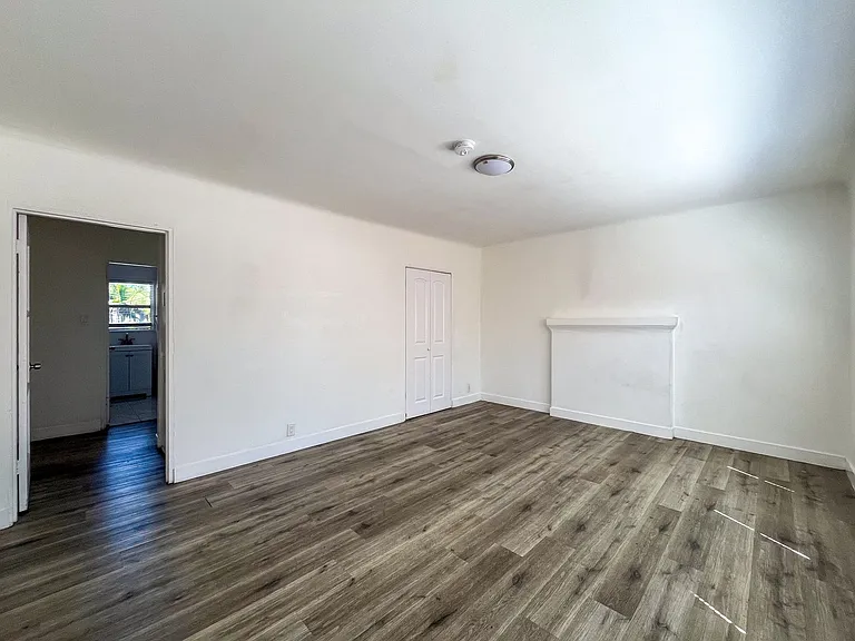 6729-6803 Middleton St — Photo 10