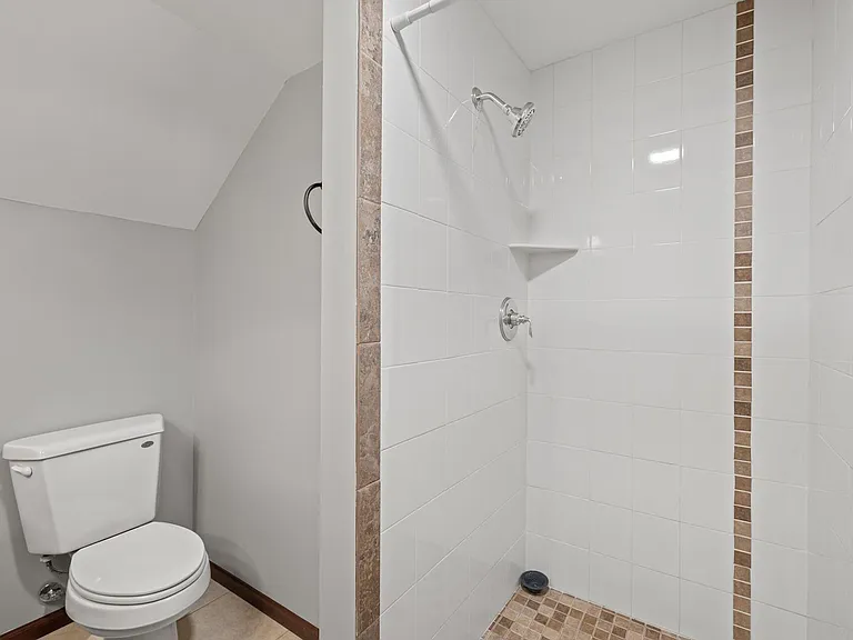 1711 Rose Pl — Photo 23