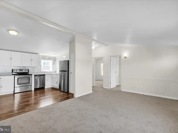 327 Oak St, Hamburg, PA 19526