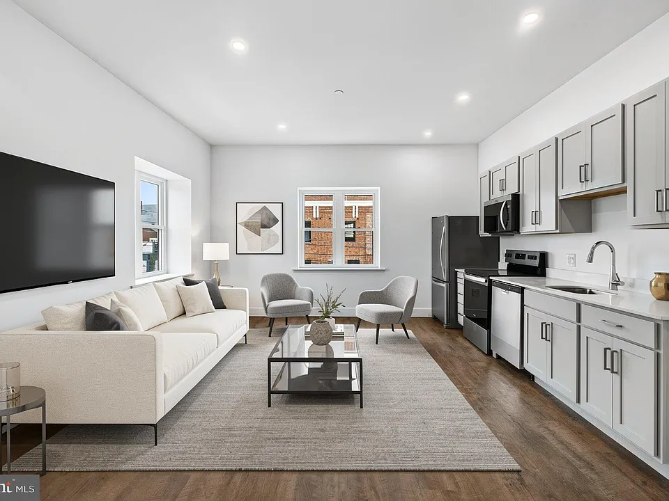 123 S Main St #10