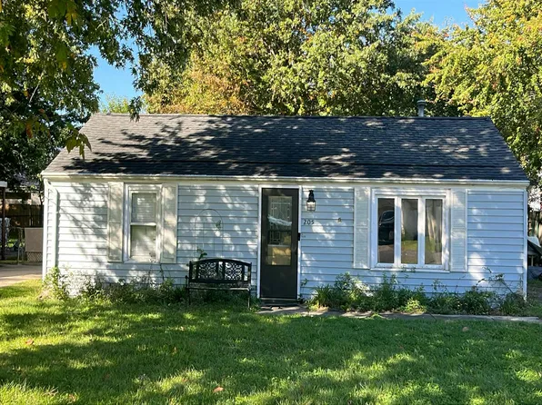 205 Connecticut St, Washington, IL 61571