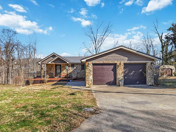 2nd image of 194 Military Rd