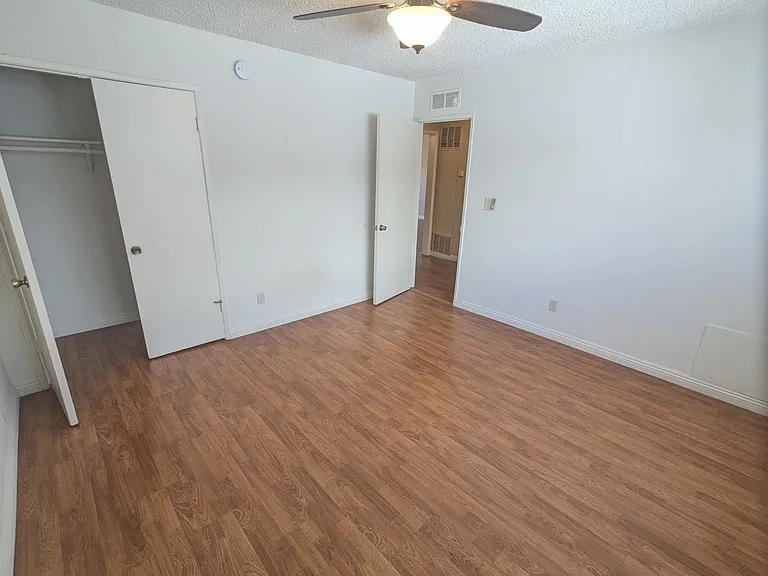 5717 La Mirada Ave #6 — Photo 10