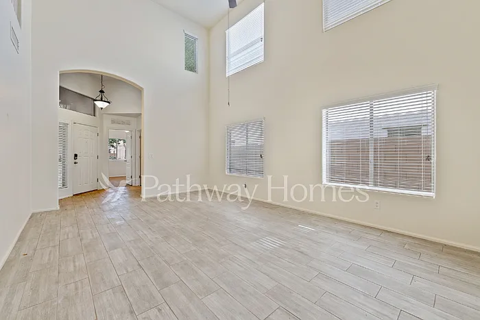 4 bed, 3.0 bath, 2529 sqft, $2,145 — Photo 3