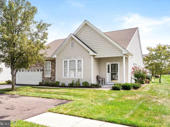 31 Canary Way, Hamilton, NJ 08690