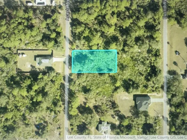 1506 Acacia Ave, Lehigh Acres, FL 33972