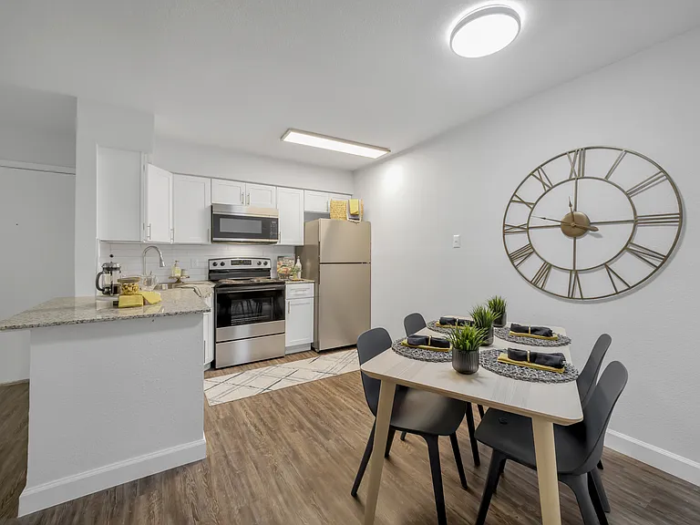 The Burke Apartments — Photo 21