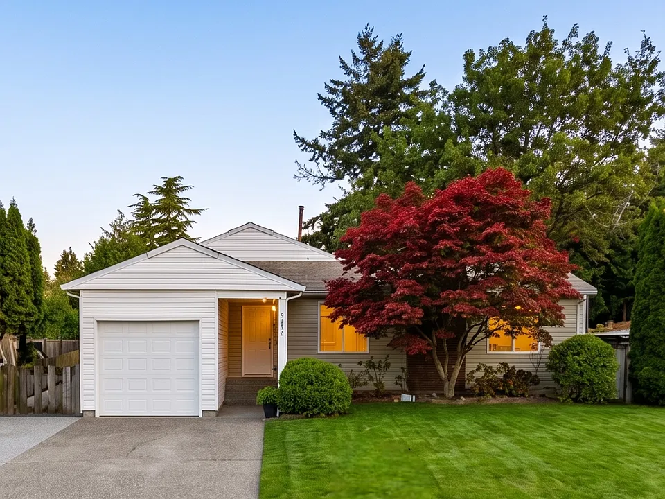 6231 Nadine Cres #7713