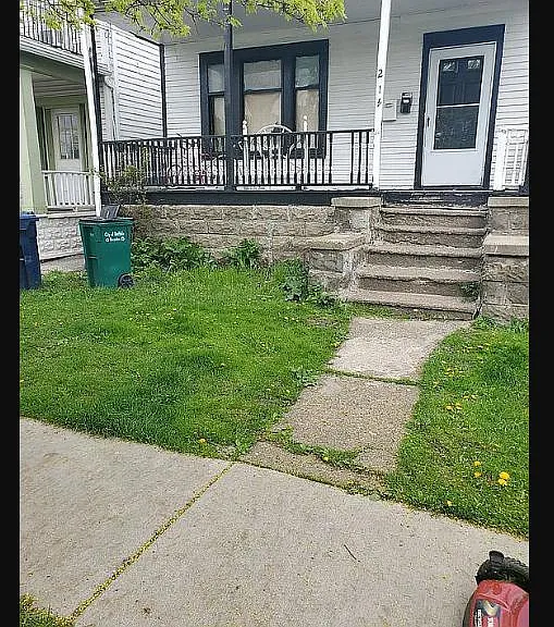 214 Rhode Is — Photo 3