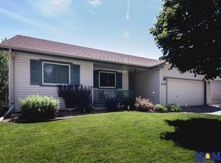 6138 NW 4th St, Lincoln, NE 68521