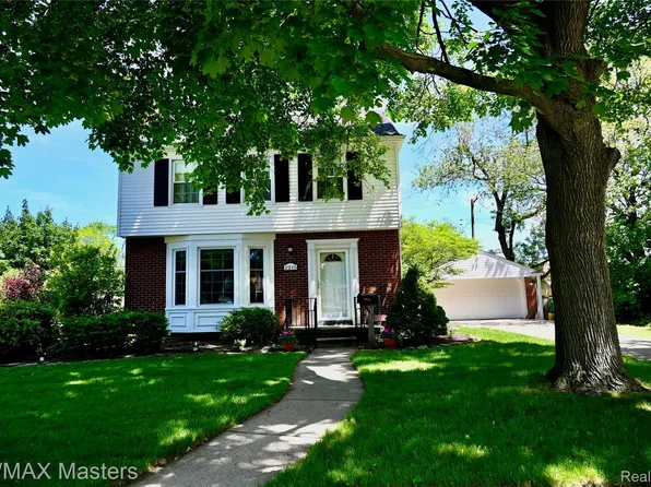 2215 21st St, Wyandotte, MI 48192