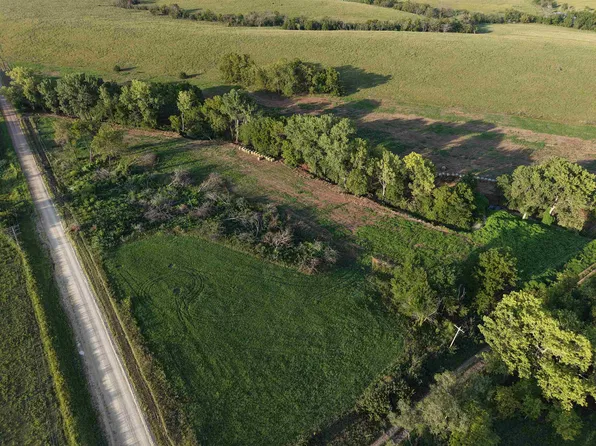1231 S 300th Rd, Council Grove, KS 66846