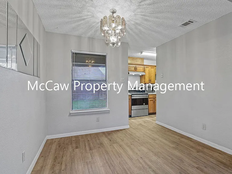 715 Long Ct — Photo 11