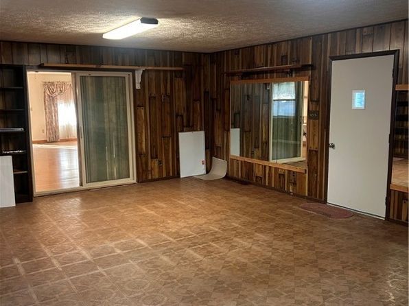 4130 Klepinger Rd, Dayton, OH 45416