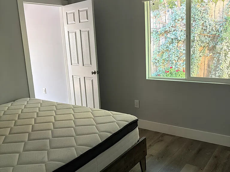 8216 Encino Ave — Photo 8