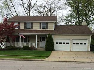 742 Meadow Dr, North Tonawanda, NY 14120