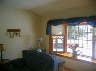 2 W Shelley Rd, Elk Grove Village, IL 60007