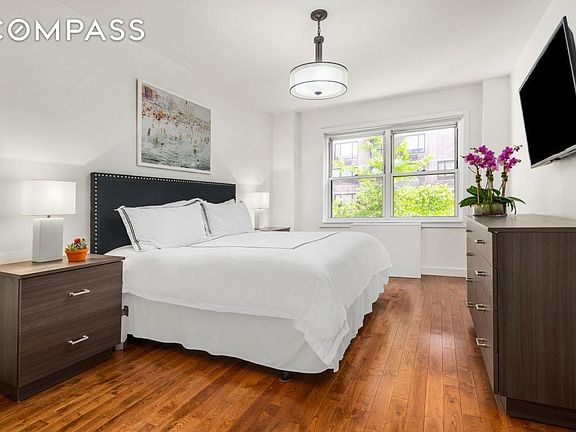3rd image of 310 E 49th St APT 5G